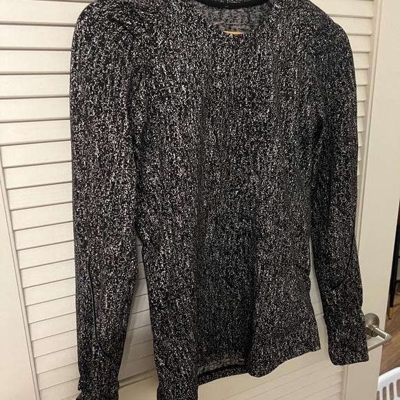 Lululemon Size 6 Winter Long Sleeve Running Top - Picture 6 of 10